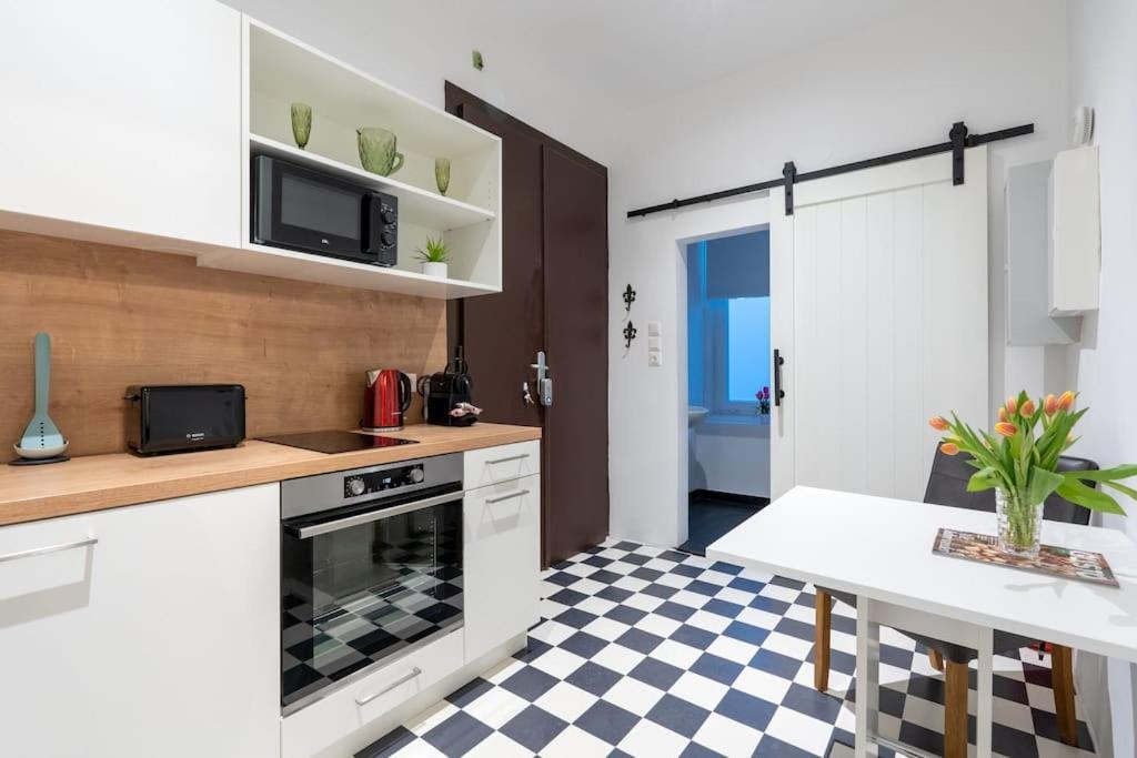 Апартаменты Practical 1Br Flat By Center By Hm Вена Экстерьер фото